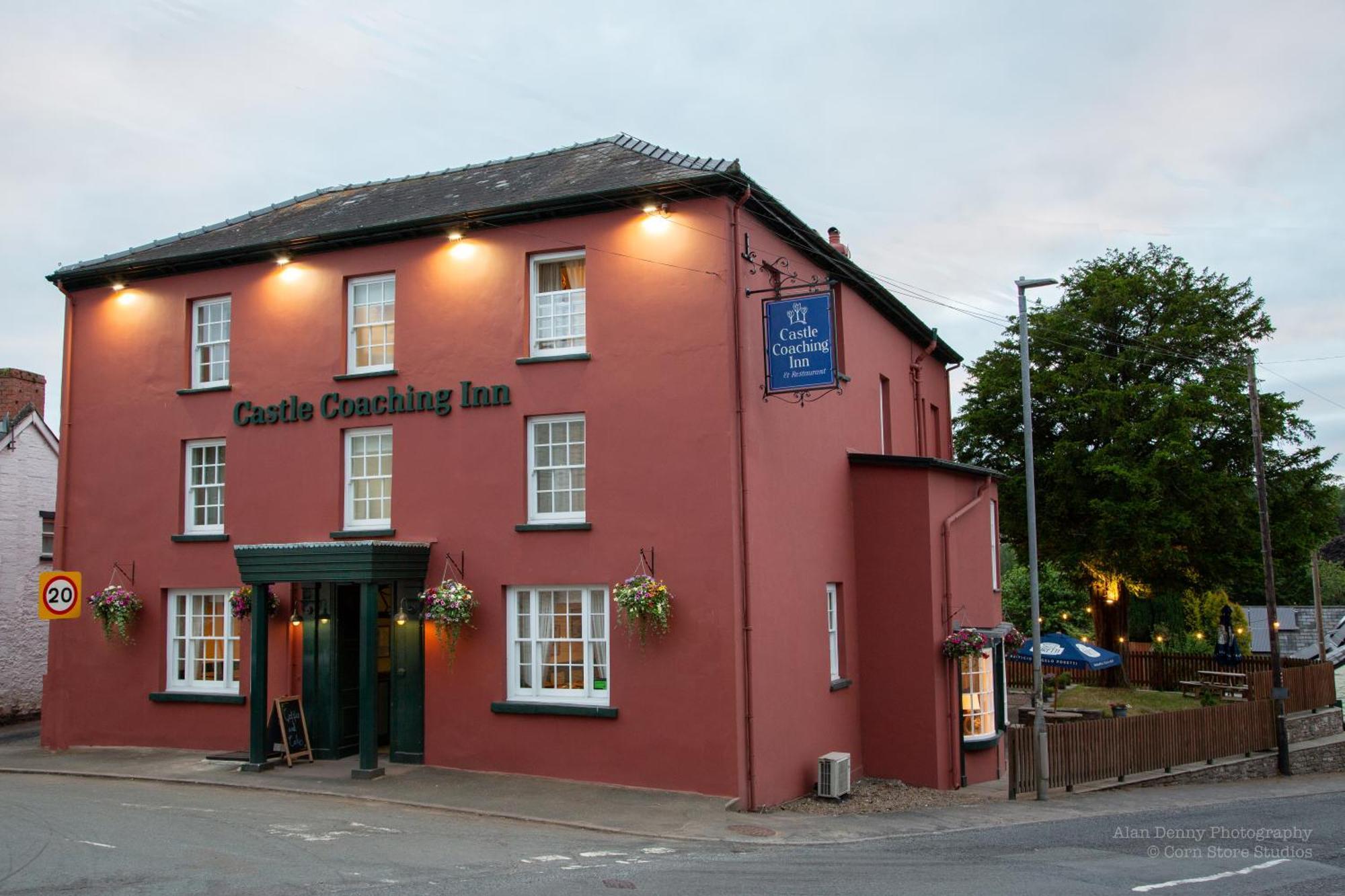 The Castle Coaching Inn Trecastle Екстериор снимка